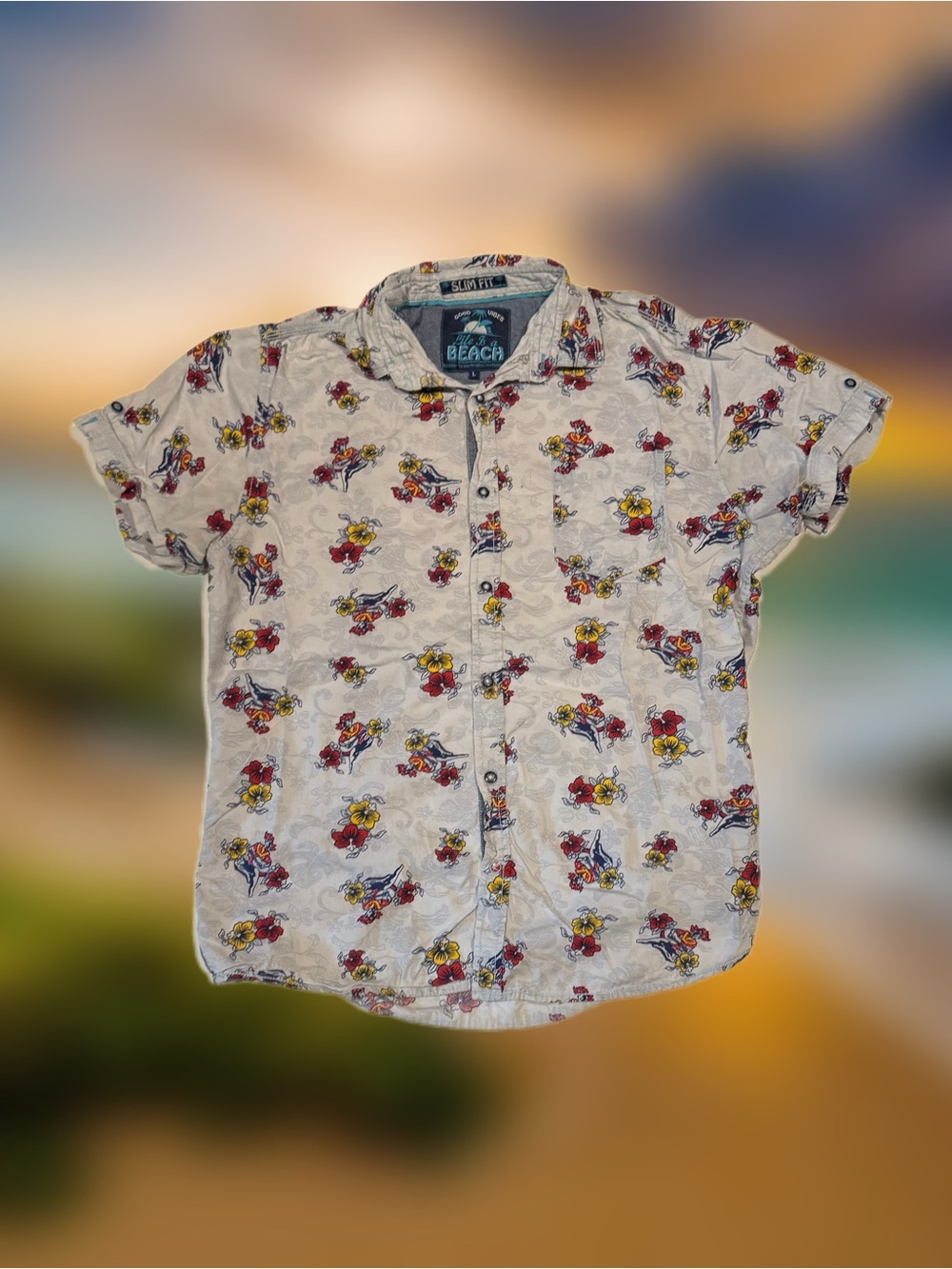 Good Vibes Men’s Size Large Slim Fit White And Red Floral Hawaiian Button-Up